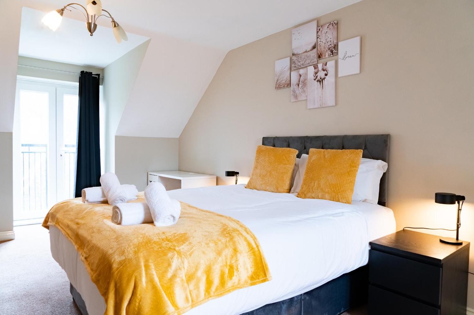 Entire 4 Bed Cosy Luxury Spacious House Huntingdon Exterior foto